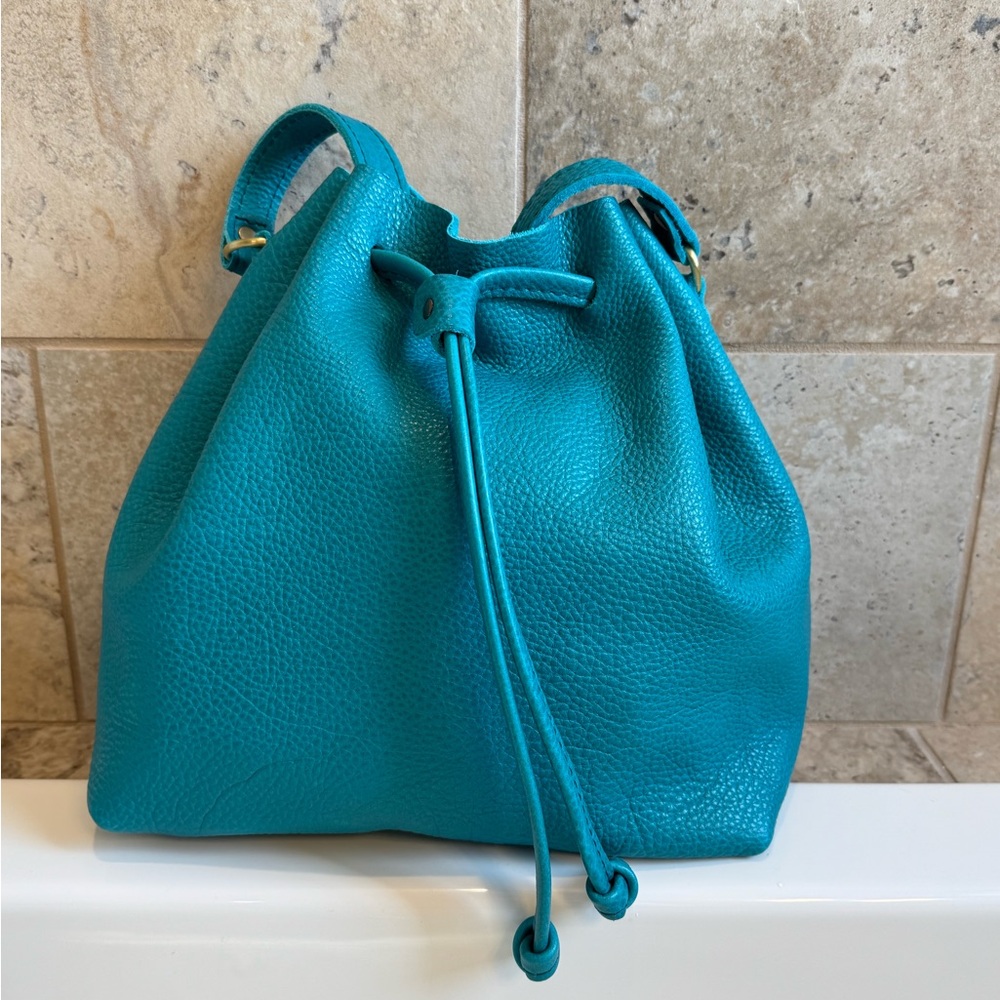 BNNU Portland Leather large bucket bag in Baja